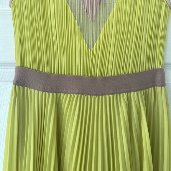 SOLD BCBG Dress Size 2 - Picture 7 of 11